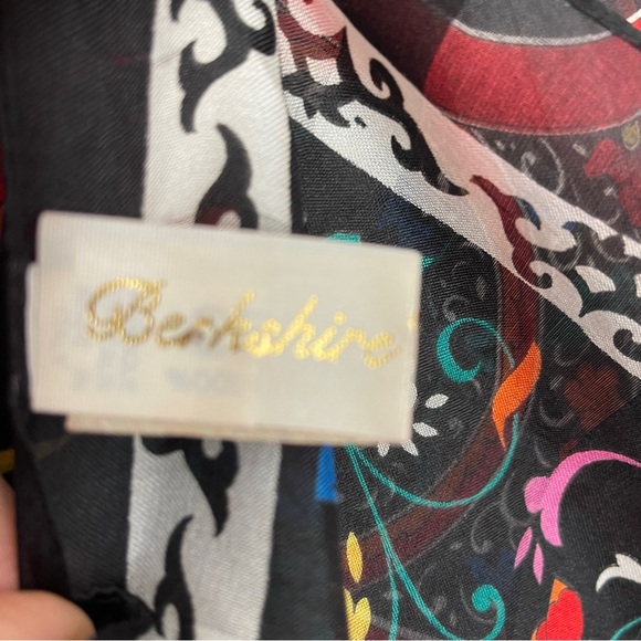 Berkshire Women’s Made in Italy Scarf Black/Red 30”x30” - Picture 2 of 3